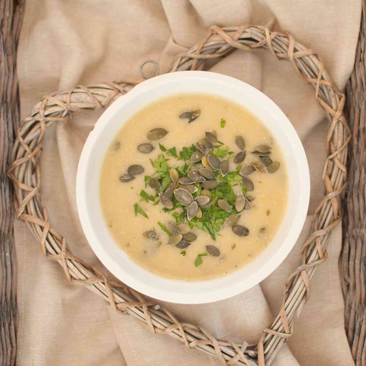 BIO Cizrnová polévka sypaná dýňovým semínkem
